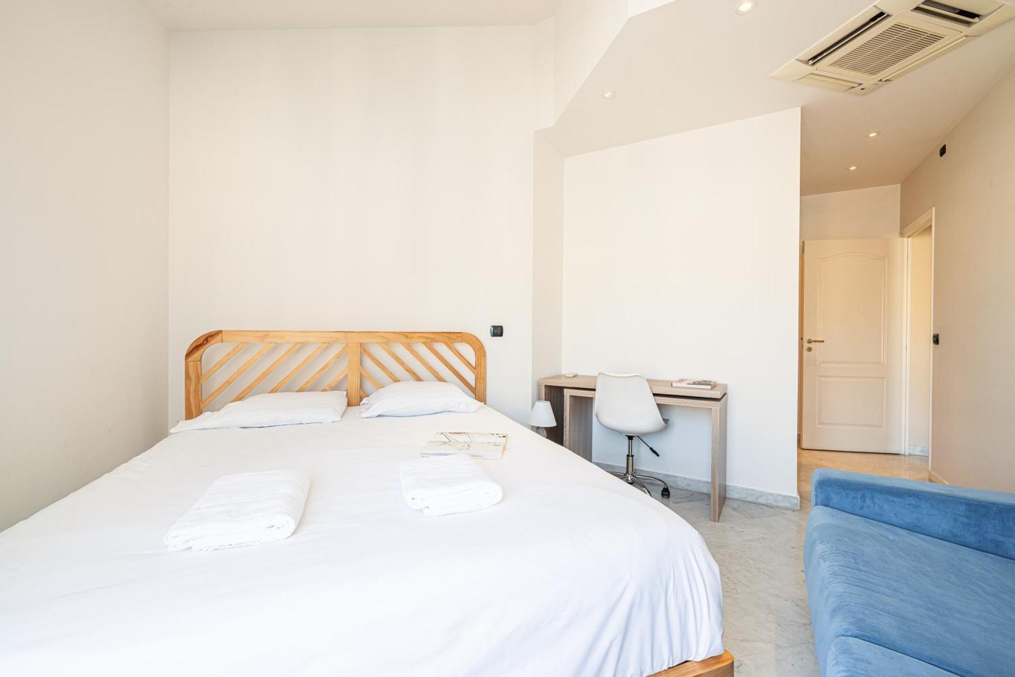 Victoria Bergamote Attic - Happy Rentals Menton Bagian luar foto