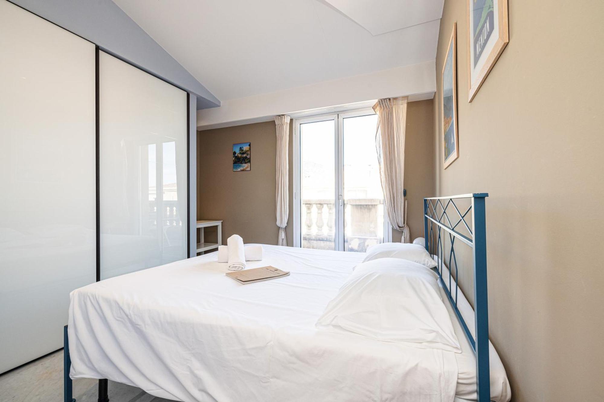 Victoria Bergamote Attic - Happy Rentals Menton Bagian luar foto