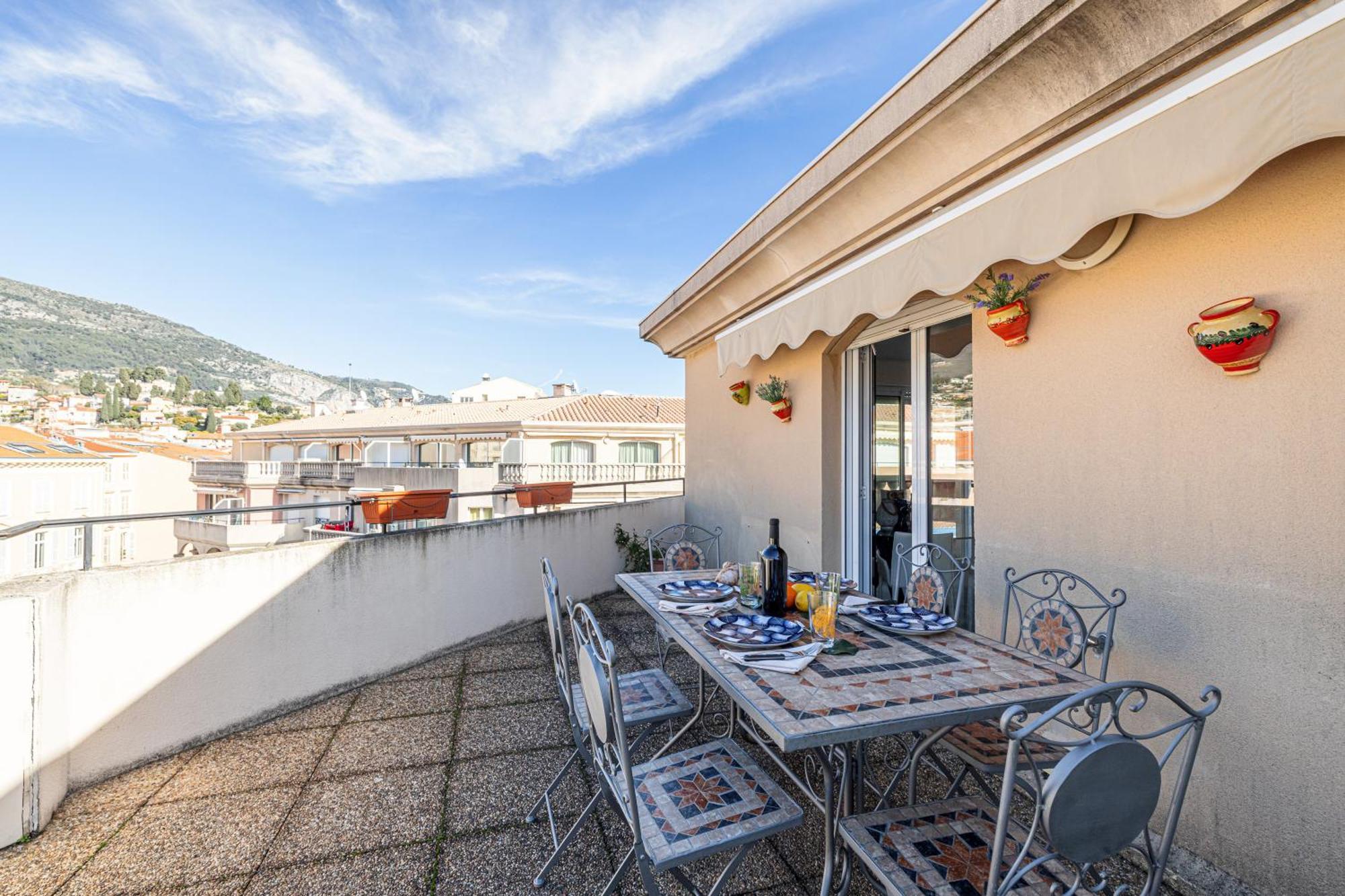 Victoria Bergamote Attic - Happy Rentals Menton Bagian luar foto