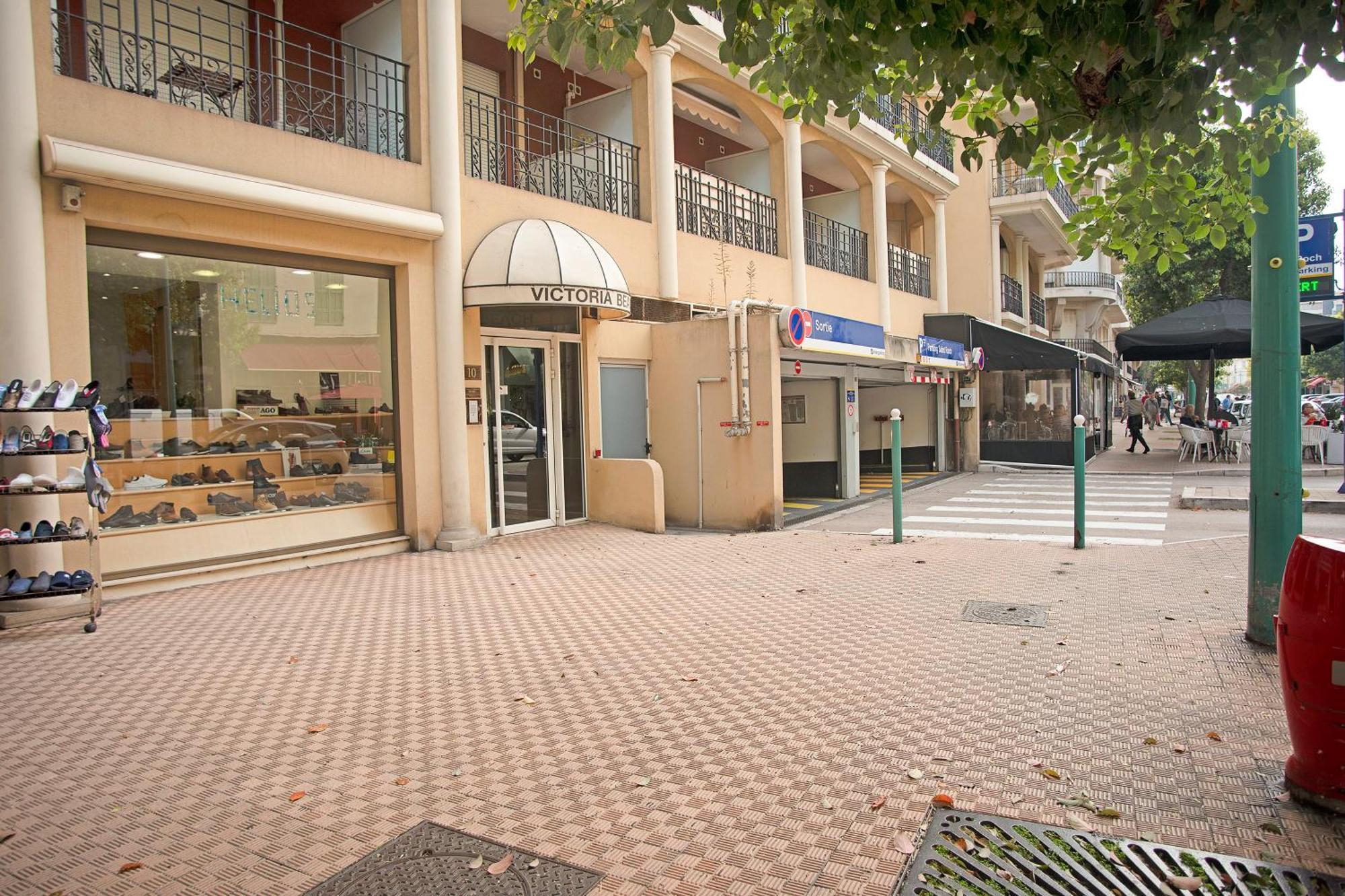 Victoria Bergamote Attic - Happy Rentals Menton Bagian luar foto