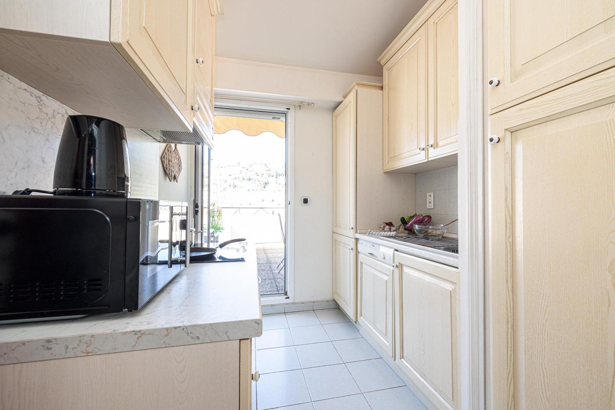 Victoria Bergamote Attic - Happy Rentals Menton Bagian luar foto