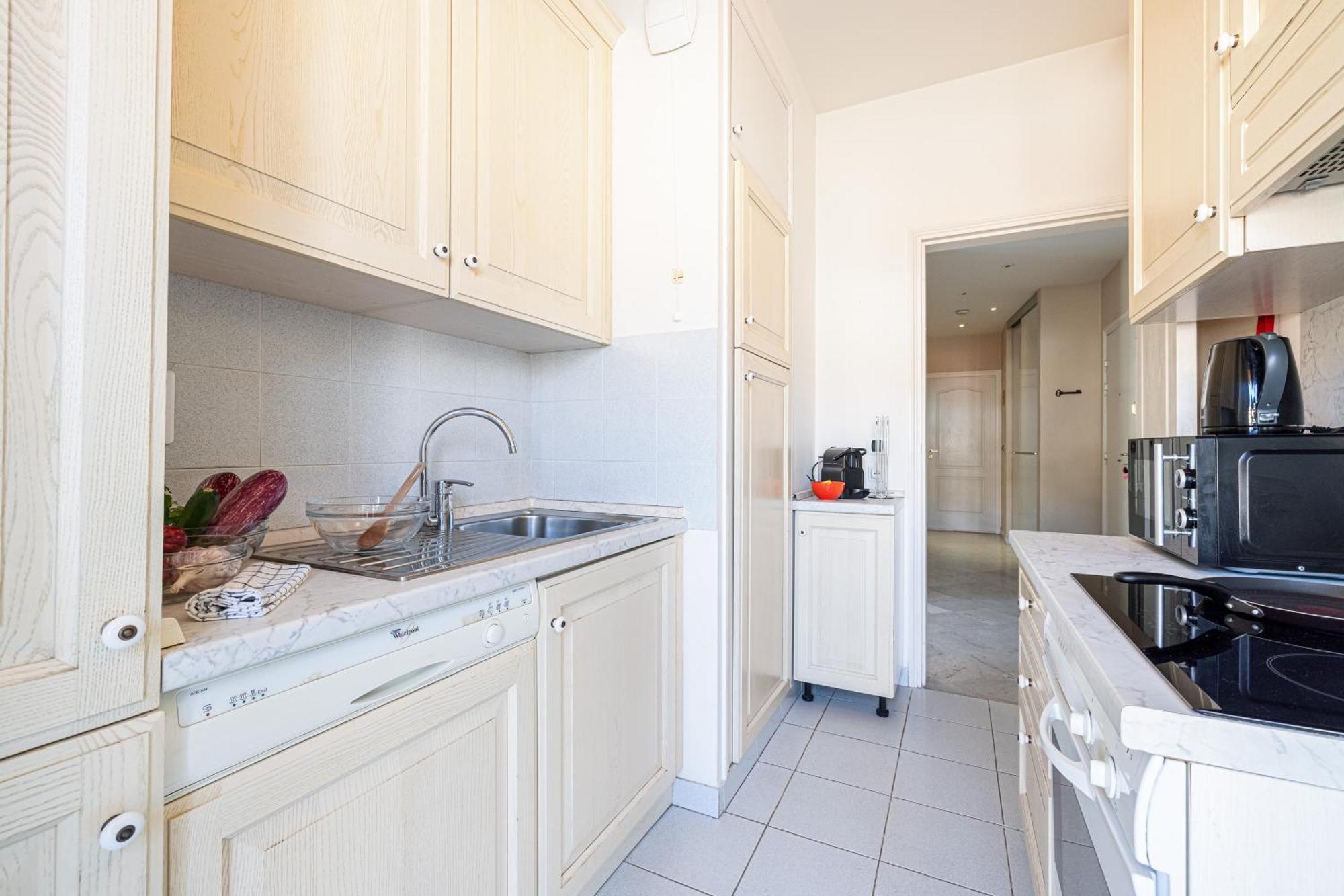 Victoria Bergamote Attic - Happy Rentals Menton Bagian luar foto